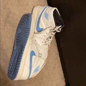*RARE* Air Jordan 1 Retro Mid “Legend Blue”